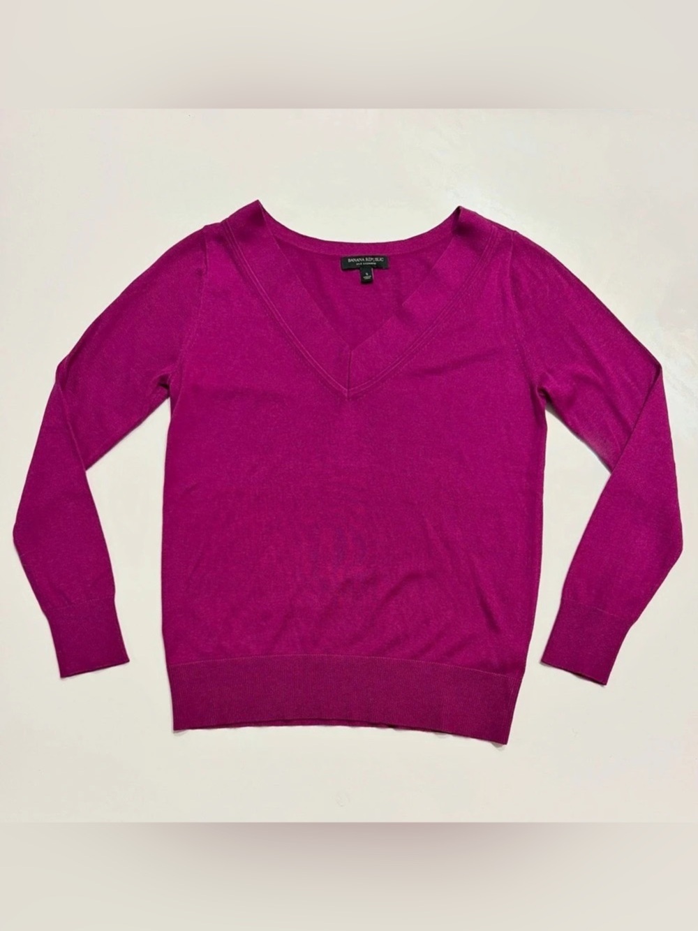 Banana Republic Silk Cashmere V Neck Sweater S Magenta Pink Luxury Knit Like New